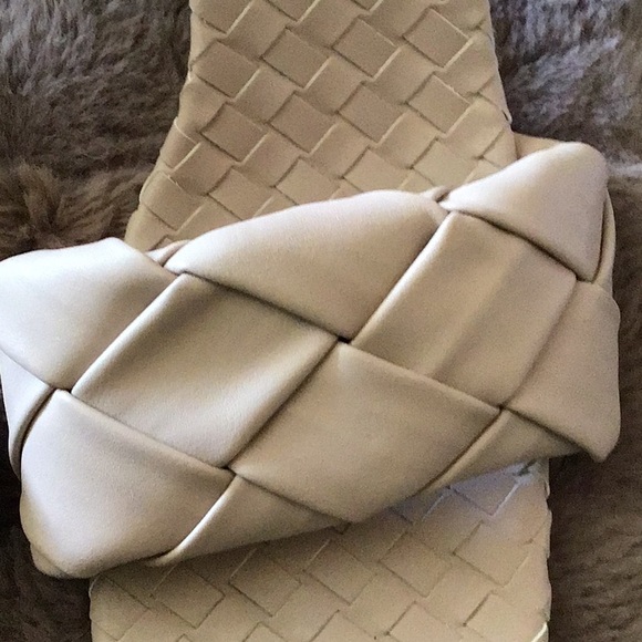 Tan - Picture 3 of 8